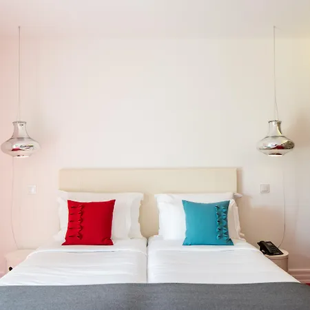 Cerca Design House Donas