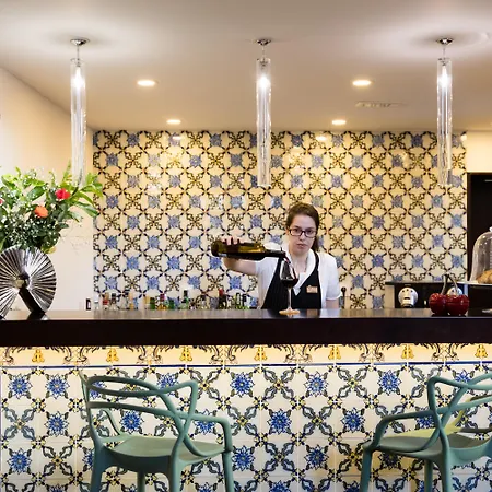 Cerca Design House 4* Donas