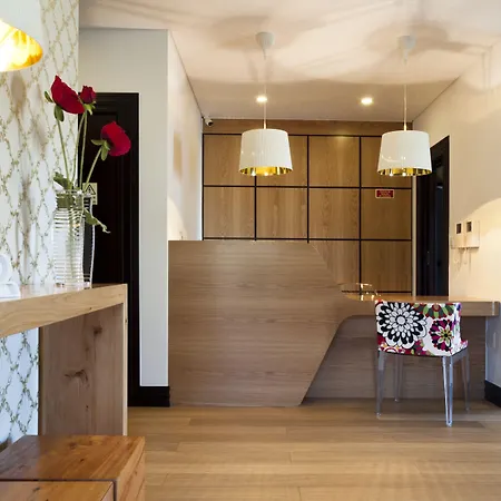 Cerca Design House 4* Donas