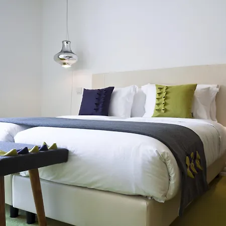 Cerca Design House Donas