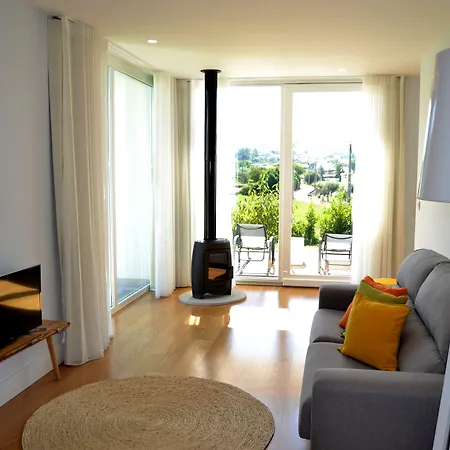 Cerca Design House 4* Donas