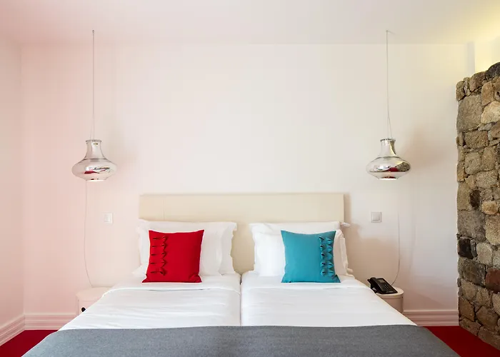 Cerca Design House Donas