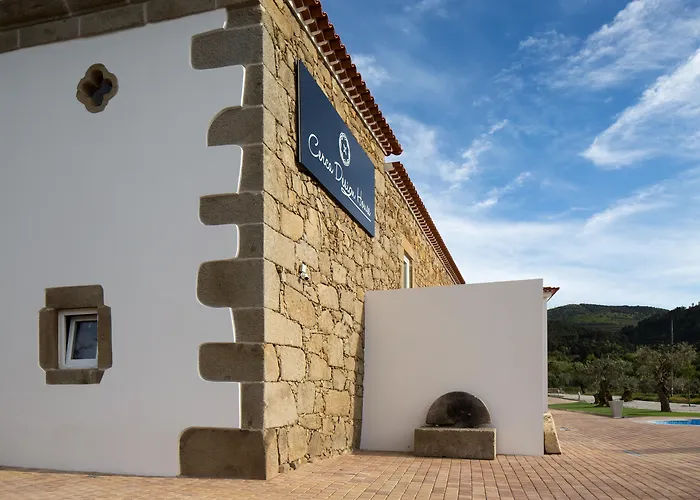 Cerca Design House 4* Donas