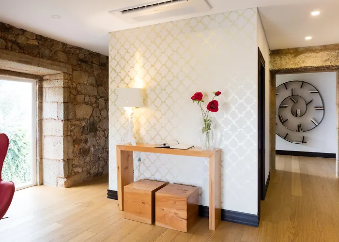 Cerca Design House Donas