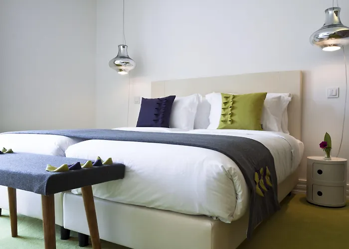 Cerca Design House Donas