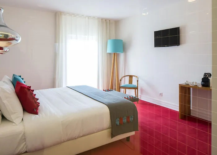 Cerca Design House Donas