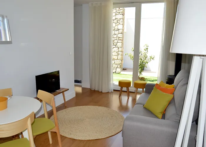 Cerca Design House 4* Donas