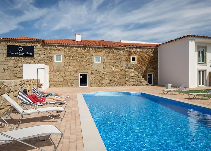 Cerca Design House 4* Donas