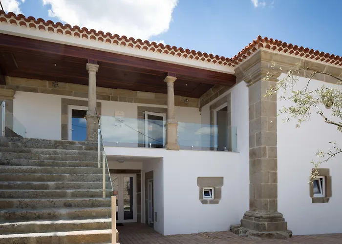 Cerca Design House 4* Donas