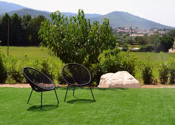 Cerca Design House 4* Donas